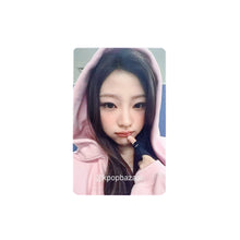 Load image into Gallery viewer, Hearts2Hearts 'FOCUS' InterAsia Lucky Draw Benefit Photocard
