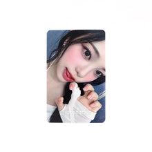 Load image into Gallery viewer, Hearts2Hearts 'FOCUS' InterAsia Lucky Draw Benefit Photocard
