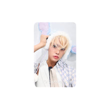 Load image into Gallery viewer, XLOV 'UXLXVE' Starlike Music VC Benefit Photocard
