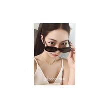 Load image into Gallery viewer, LE SSERAFIM 2026 Season's Greetings 'THe DaiLY FIM' Weverse POB Benefit Photocard
