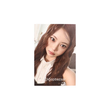 Load image into Gallery viewer, LE SSERAFIM 2026 Season's Greetings 'THe DaiLY FIM' Weverse POB Benefit Photocard
