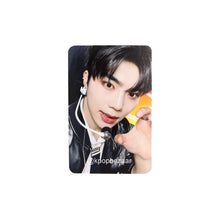 Load image into Gallery viewer, ZEROBASEONE 'RE-FLOW' Soundwave POB Benefit Photocard
