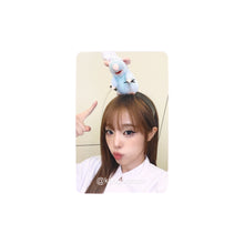 Load image into Gallery viewer, YENA 'LOVE CATCHER' Apple Music POB Benefit Photocard
