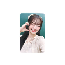 Load image into Gallery viewer, CHUU 'XO, My Cyberlove' Jump Up FS Benefit Photocard

