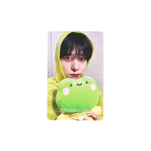 Load image into Gallery viewer, ATEEZ 'GOLDEN HOUR : Part.4' Jump Up Lucky Draw Benefit Photocard
