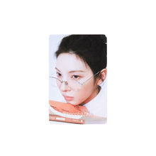 Load image into Gallery viewer, NMIXX 'Heavy Serenade' Apple Music Melody Box Ver. POB Benefit Photocard
