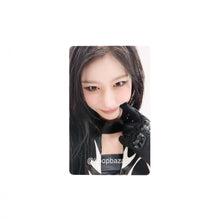 Load image into Gallery viewer, ITZY 3rd World Tour 'TUNNEL VISION' Official MD POB Benefit Photocard
