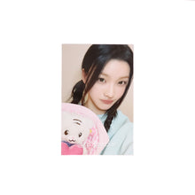 Load image into Gallery viewer, ILLIT 'Dear.lit' Weverse POB Benefit Photocard
