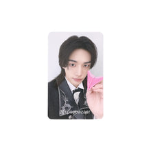 Load image into Gallery viewer, Stray Kids 'SKZOO EVERYWHERE ALL AROUND THE WORLD in SEOUL' Official Online MD Benefit Photocard
