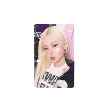 Load image into Gallery viewer, ITZY 3rd World Tour 'TUNNEL VISION' in Japan Official MD POB Benefit Photocard
