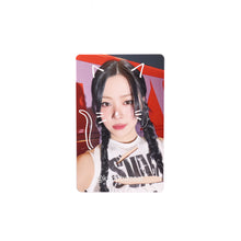 Load image into Gallery viewer, ITZY 3rd World Tour 'TUNNEL VISION' in Japan Official MD POB Benefit Photocard
