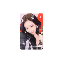 Load image into Gallery viewer, ITZY 3rd World Tour 'TUNNEL VISION' in Japan Official MD POB Benefit Photocard
