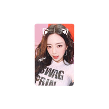 Load image into Gallery viewer, ITZY 3rd World Tour 'TUNNEL VISION' in Japan Official MD POB Benefit Photocard
