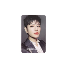 Load image into Gallery viewer, Stray Kids '合 (HOP)' Official Accordion Album Photocard
