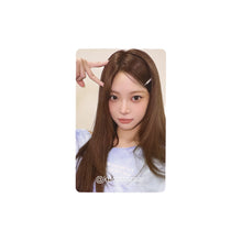Load image into Gallery viewer, LE SSERAFIM 'Made My Night' Weverse Compact Ver. POB Benefit Photocard
