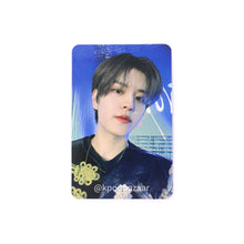 Load image into Gallery viewer, Stray Kids &#39;樂-STAR [ROCK-STAR]&#39; Soundwave Lucky Draw Round 3 Benefit Photocard
