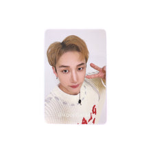 Load image into Gallery viewer, Stray Kids &#39;樂-STAR [ROCK-STAR]&#39; Soundwave Lucky Draw Round 2 Benefit Photocard
