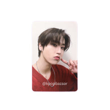 Load image into Gallery viewer, Stray Kids &#39;樂-STAR [ROCK-STAR]&#39; Soundwave Lucky Draw Round 2 Benefit Photocard
