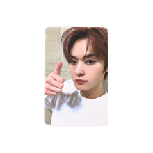 Load image into Gallery viewer, Stray Kids &#39;樂-STAR [ROCK-STAR]&#39; Soundwave GA R1 Benefit Photocard
