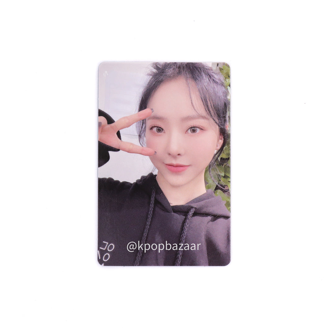 LOONA 'LOONAVERSE: FROM' MMT Concert Trading Card
