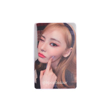 Load image into Gallery viewer, LOONA &#39;LOONA CLASS OF 2022&#39; Season&#39;s Greetings Photocard
