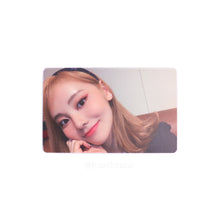 Load image into Gallery viewer, LOONA &#39;LOONA CLASS OF 2022&#39; Season&#39;s Greetings Photocard

