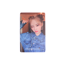 Load image into Gallery viewer, LOONA &#39;LOONA CLASS OF 2022&#39; Season&#39;s Greetings Photocard
