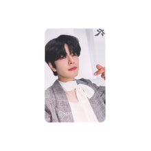 Load image into Gallery viewer, Stray Kids &#39;樂-STAR [ROCK-STAR]&#39; Soundwave POB Benefit Photocard
