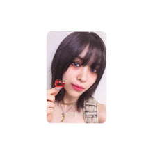 Load image into Gallery viewer, ITZY &#39;BORN TO BE&#39; Official Album Photocard
