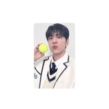 Load image into Gallery viewer, DAY6 &#39;Welcome to the Show&#39; Official MD Benefit Photocard
