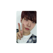 Load image into Gallery viewer, ONE PACT &#39;Moment&#39; B.STAGE Cafe Offline Benefit Photocard
