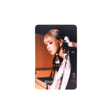 Load image into Gallery viewer, NMIXX &#39;Fe304: STICK OUT&#39; Apple Music Lucky Draw Benefit Photocard
