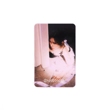 Load image into Gallery viewer, NMIXX &#39;Fe304: STICK OUT&#39; Apple Music Lucky Draw Benefit Photocard
