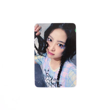 Load image into Gallery viewer, LE SSERAFIM &#39;CRAZY&#39; Soundwave Lucky Draw Round 1 Benefit Photocard
