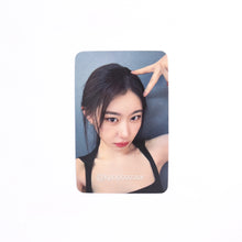 Load image into Gallery viewer, ITZY &#39;GOLD&#39; Soundwave POB Benefit Photocard
