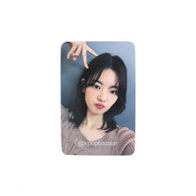 Load image into Gallery viewer, ITZY &#39;GOLD&#39; Soundwave POB Benefit Photocard
