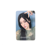 Load image into Gallery viewer, ITZY &#39;GOLD&#39; Soundwave POB Benefit Photocard
