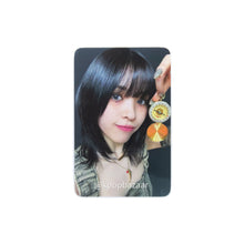 Load image into Gallery viewer, ITZY &#39;BORN TO BE&#39; Withmuu POB Benefit Photocard
