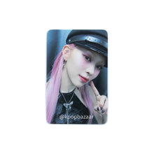 Load image into Gallery viewer, ITZY &#39;BORN TO BE&#39; Everline POB Benefit Photocard

