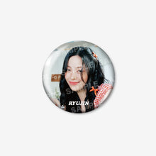 Load image into Gallery viewer, [PREORDER] ITZY &#39;JYP JAPAN POPUP STORE 2025&#39; Official MD - PHOTO BADGE
