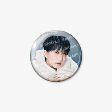 Load image into Gallery viewer, [PREORDER] Stray Kids World Tour 'RUN IT JAPAN' Official MD - Photo Badge
