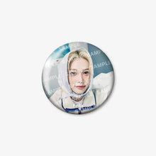 Load image into Gallery viewer, [PREORDER] Stray Kids World Tour 'RUN IT JAPAN' Official MD - Photo Badge
