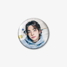 Load image into Gallery viewer, [PREORDER] Stray Kids World Tour 'RUN IT JAPAN' Official MD - Photo Badge
