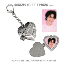 Load image into Gallery viewer, ZEROBASEONE 5th Mini Album ‘BLUE PARADISE’ Official Pop-Up MD - Heart Pendant Keyring
