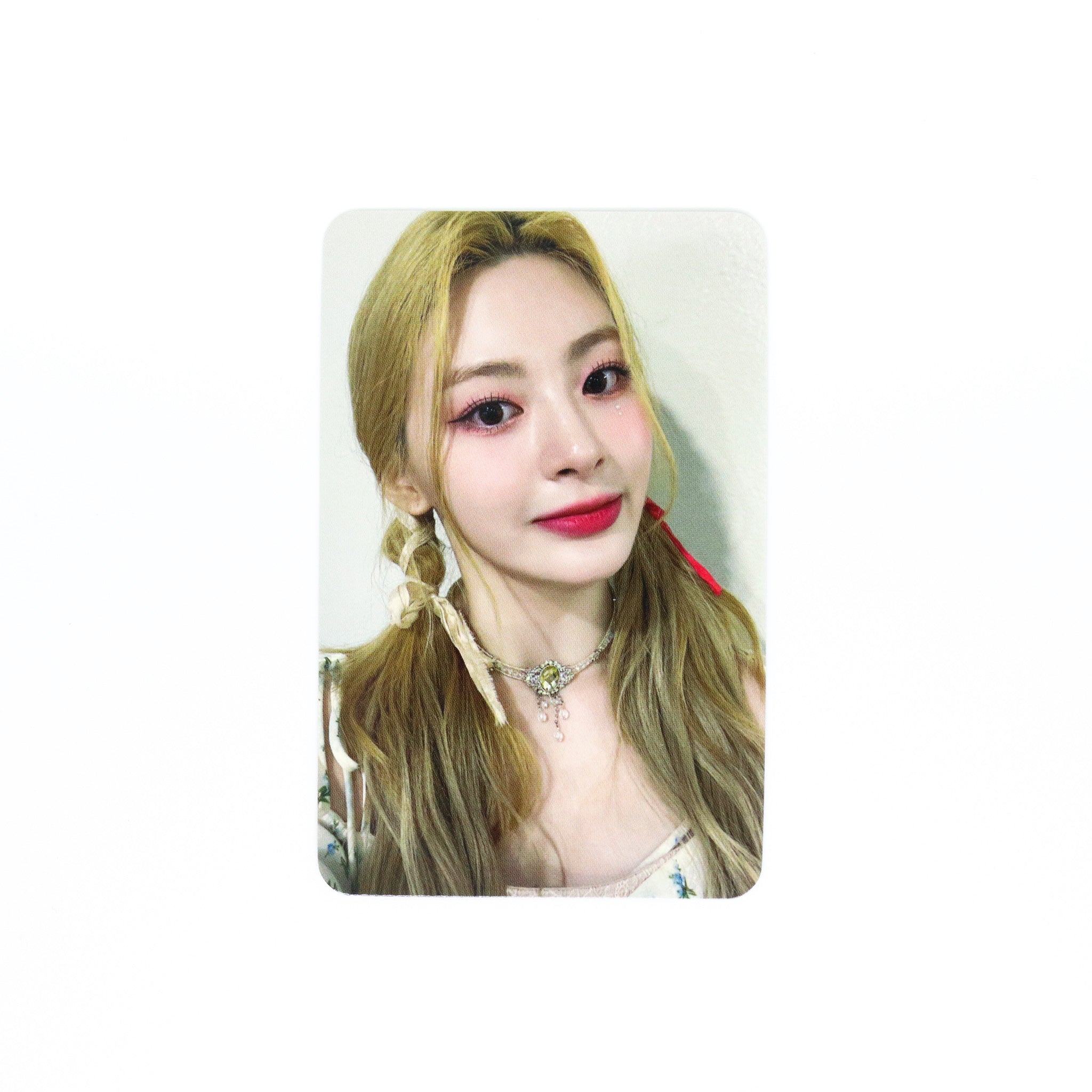STAYC 'We Need Love' Apple Music Lucky Draw Benefit Photocard – K