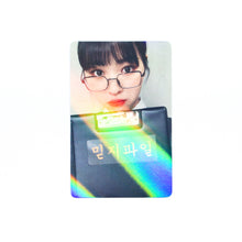 Load image into Gallery viewer, ITZY &#39;Checkmate&#39; Withmuu POB Benefit Photocard
