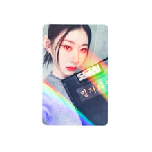 Load image into Gallery viewer, ITZY &#39;Checkmate&#39; Withmuu POB Benefit Photocard
