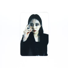 Load image into Gallery viewer, ITZY &#39;Checkmate&#39; Apple Music POB Benefit Photocard
