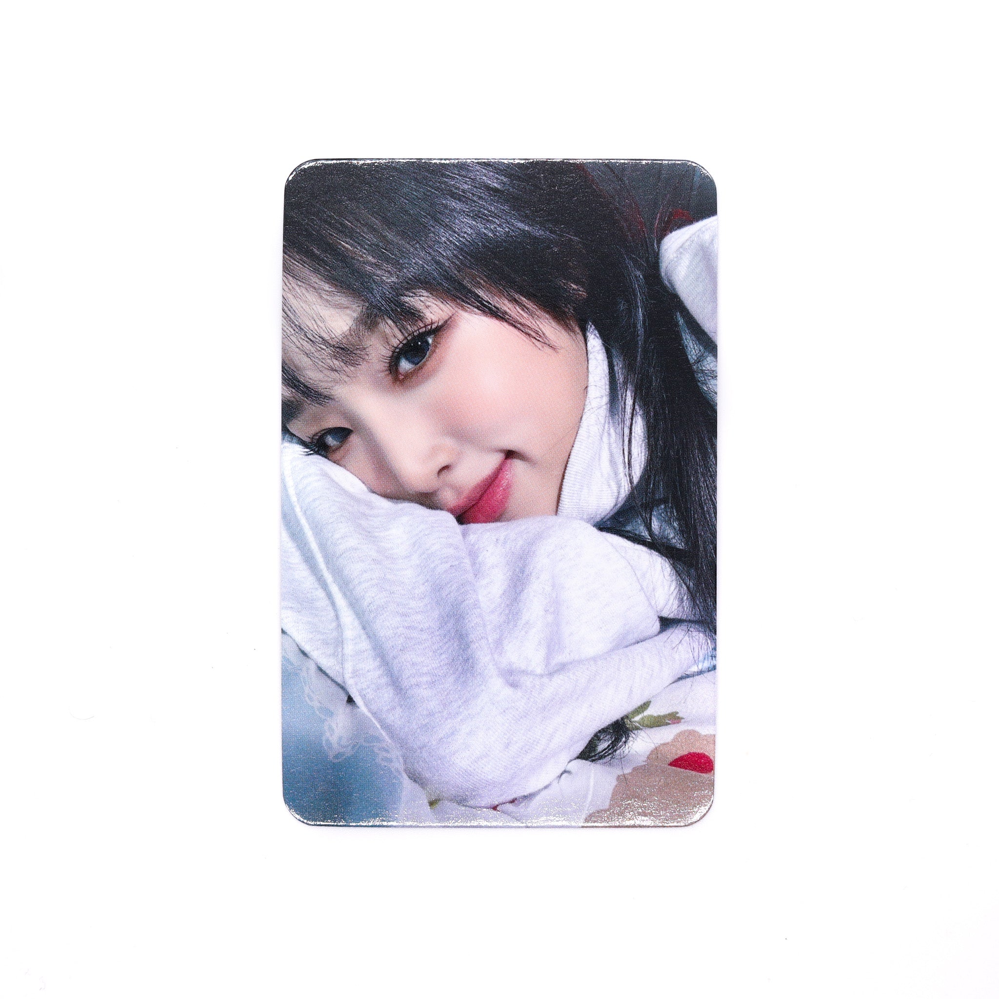 Yena 'Love War' Apple Music Lucky Draw Benefit Photocard – K-POP