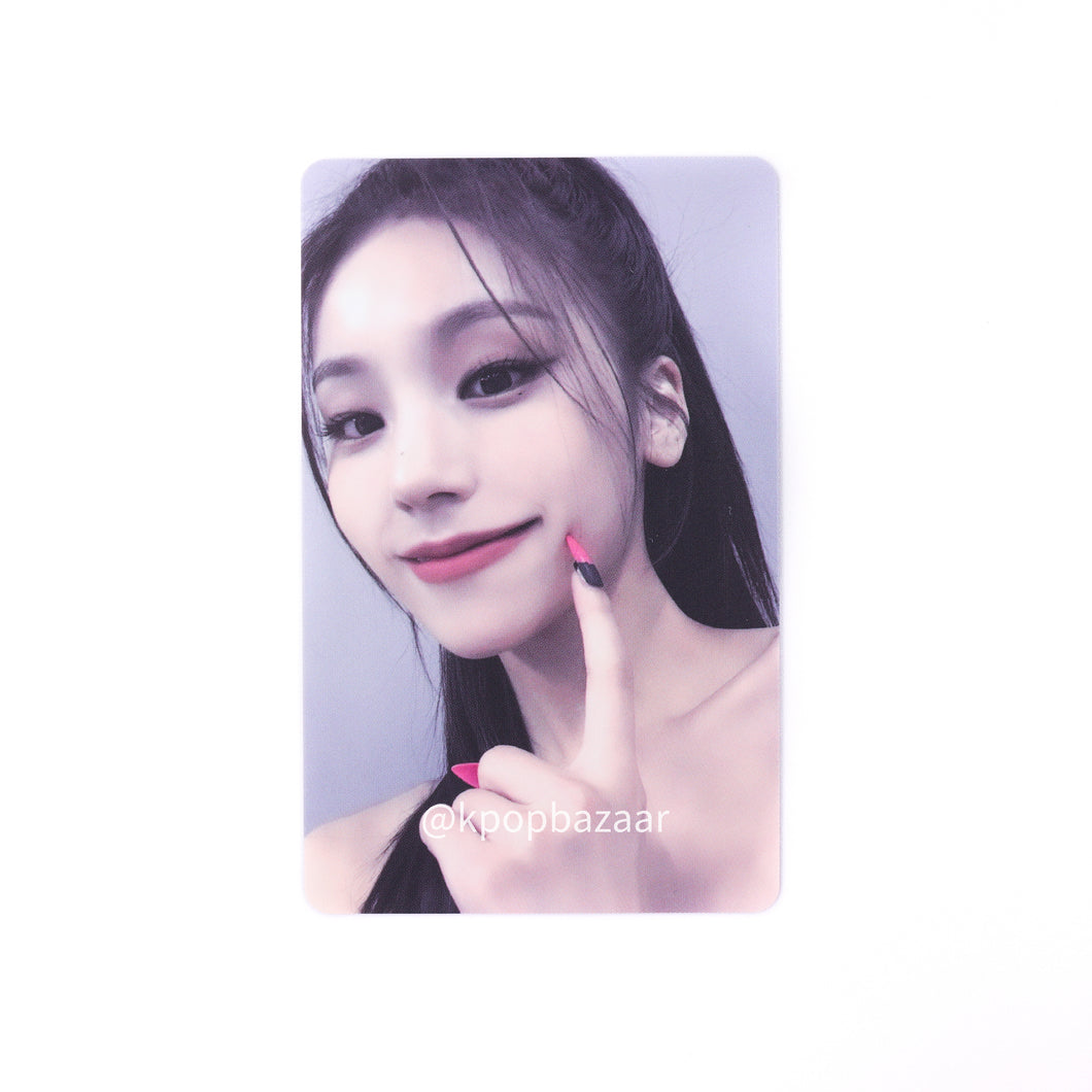 ITZY 'Cheshire' Soundwave Lucky Draw Benefit Photocard